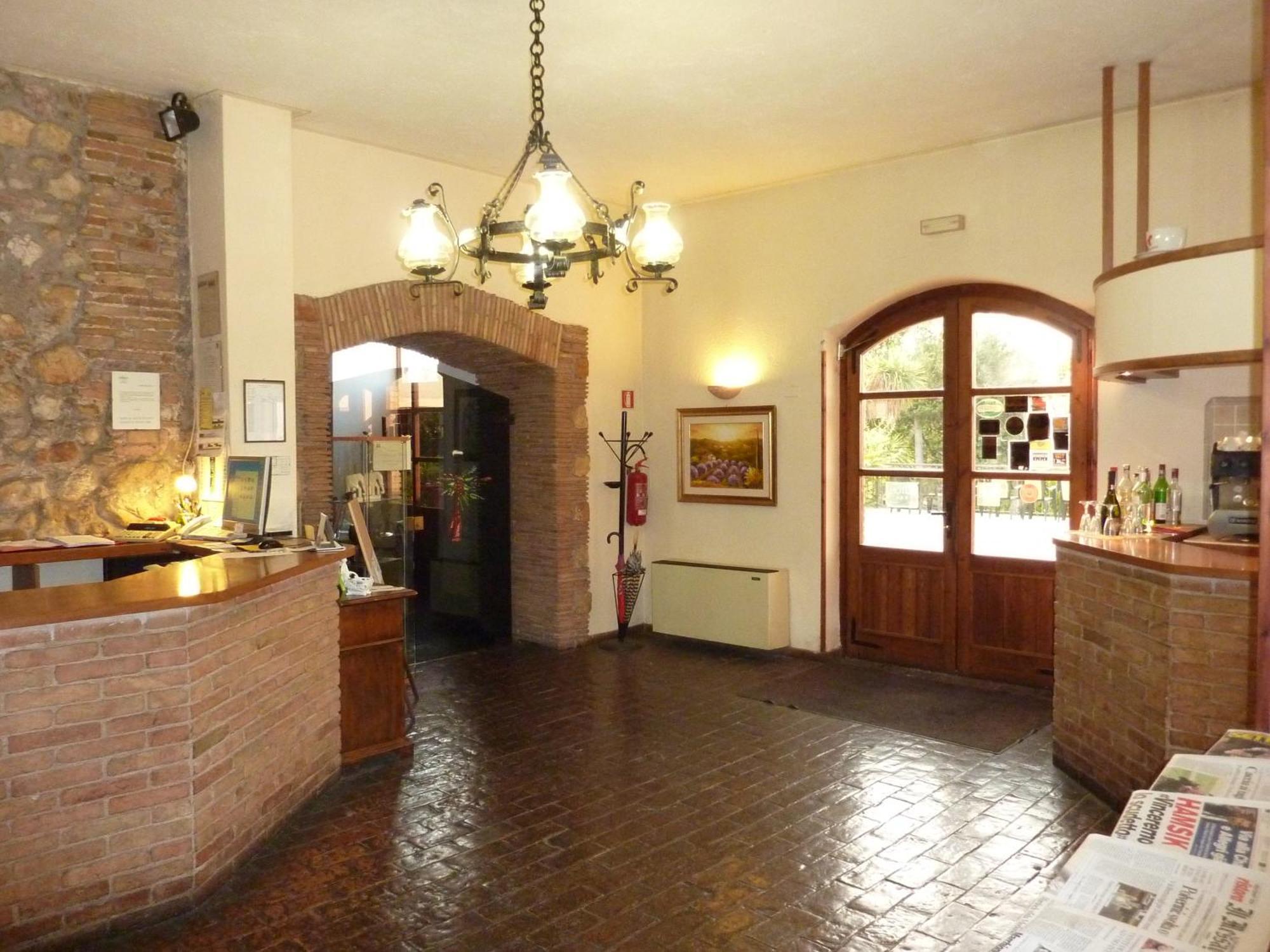 La Rocca Hotel Нарни Екстериор снимка