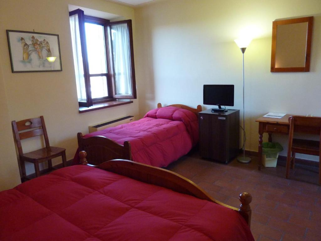 La Rocca Hotel Нарни Стая снимка