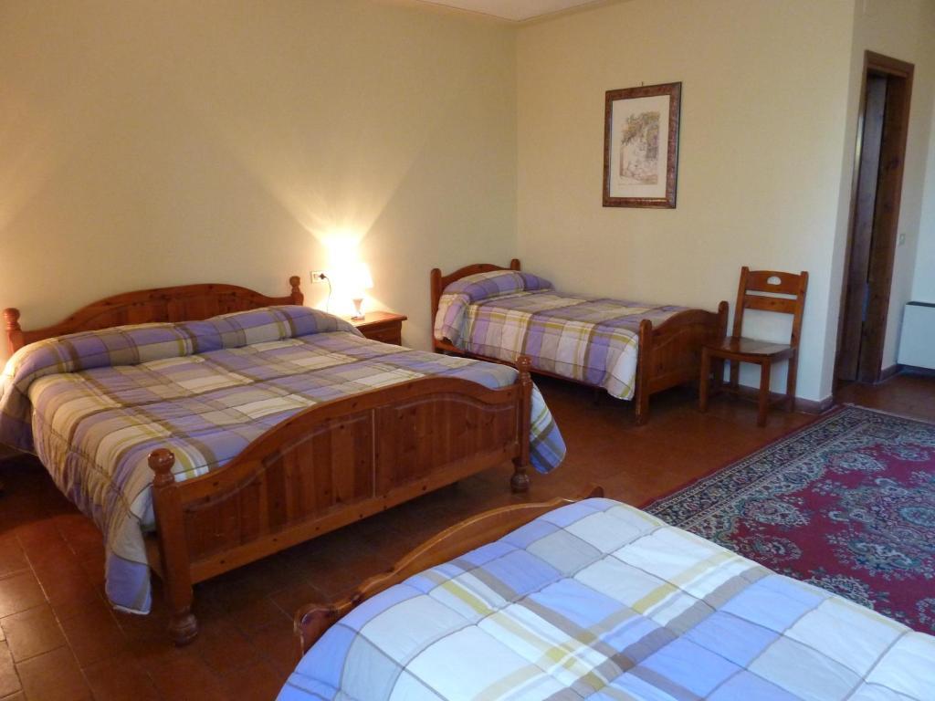 La Rocca Hotel Нарни Стая снимка